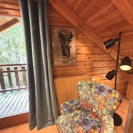 Alpehytte Le Renne En Bois Au Calme Avec Jacuzzi La Bresse