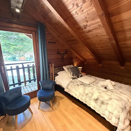 Le Renne En Bois Au Calme Avec Jacuzzi Dağ evi