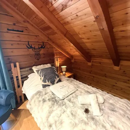 Le Renne En Bois Au Calme Avec Jacuzzi *
