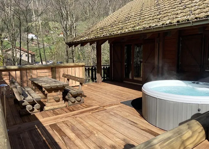 Le Renne En Bois Au Calme Avec Jacuzzi
